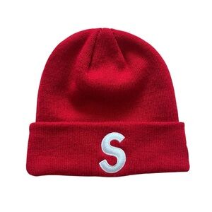 Supreme New Era S Logo Beanie Hat FW17 in Red